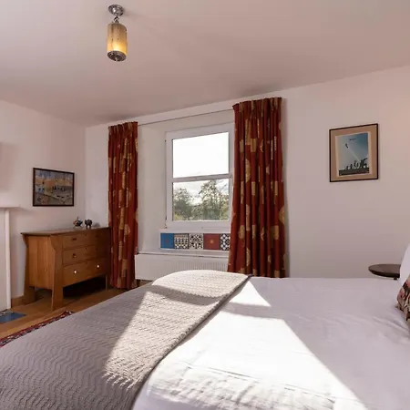 Hotel Look Far - 4br - 2ba - Fabulous Views - Ambleside